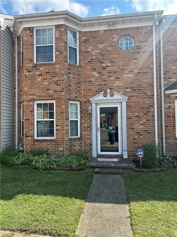 709 Montrose CT, CHESAPEAKE VA 23320 - Photo 2
