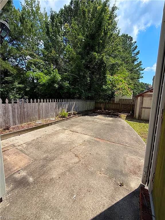 709 Montrose CT, CHESAPEAKE VA 23320 - Photo 5