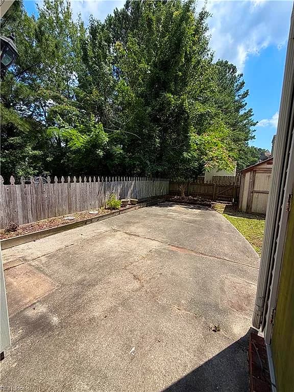 709 Montrose CT, CHESAPEAKE VA 23320 - Photo 5