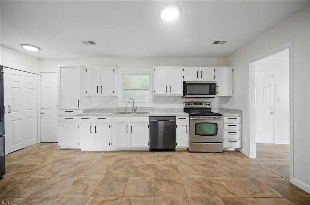7416 Davidson ST, NORFOLK VA 23513 thumb 9