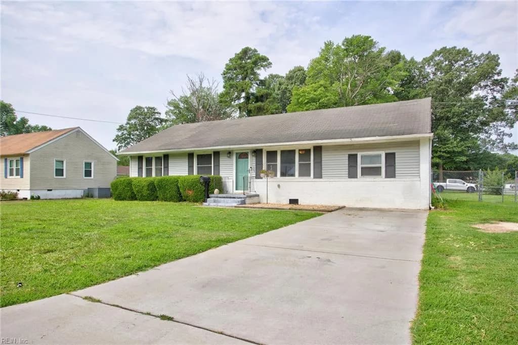 129 Cynthia DR, HAMPTON VA 23666 - Photo 3