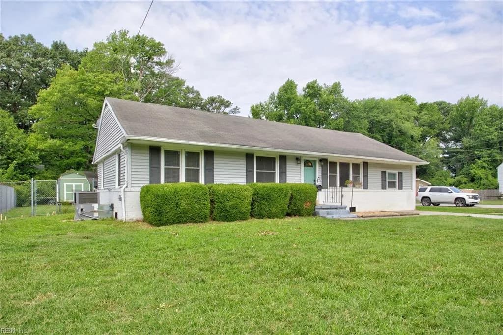 129 Cynthia DR, HAMPTON VA 23666 - Photo 4