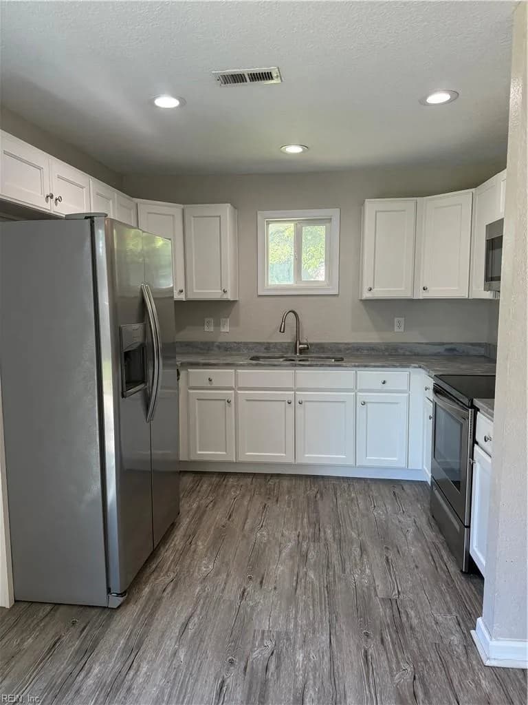 209 York DR, PORTSMOUTH VA 23702 - Photo 5
