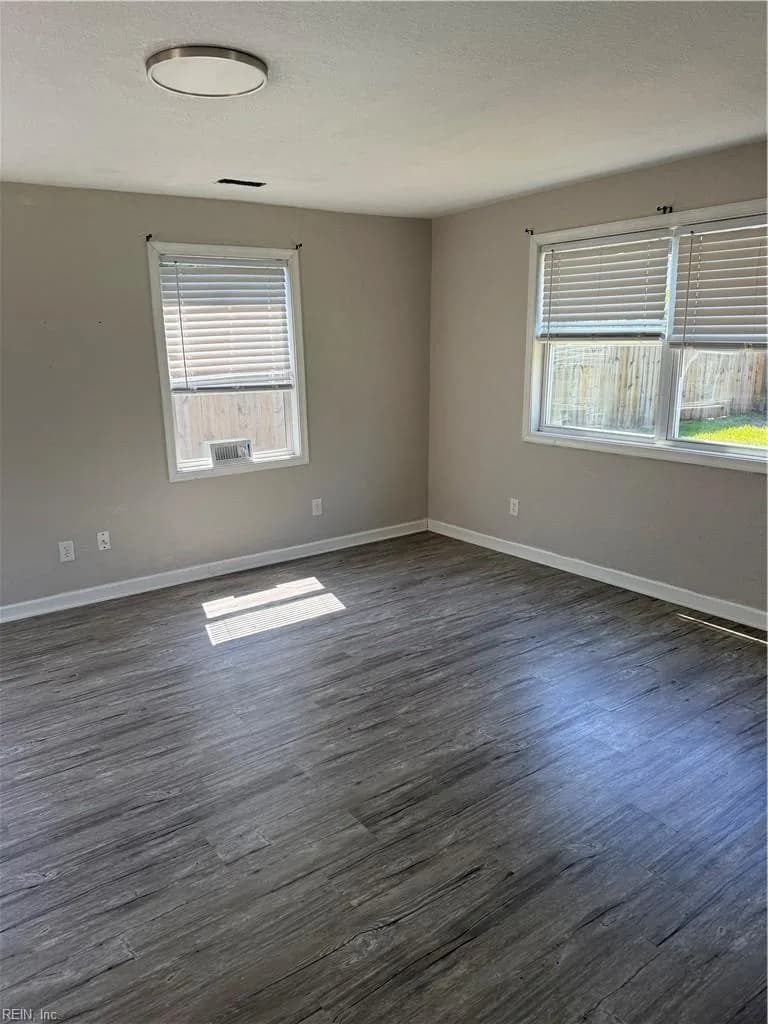 209 York DR, PORTSMOUTH VA 23702 thumb 9