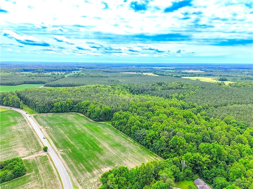 47 AC Colonial TRL W, SPRING GROVE VA 23881 - Main photo