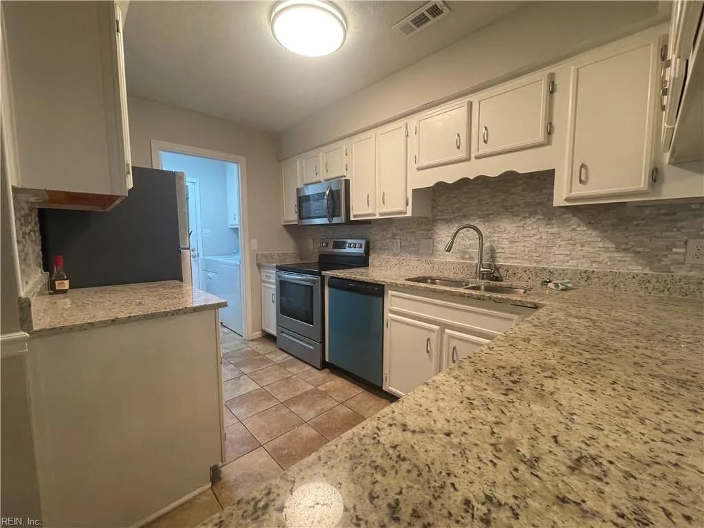 187 Loch CIR, HAMPTON VA 23669 thumb 8