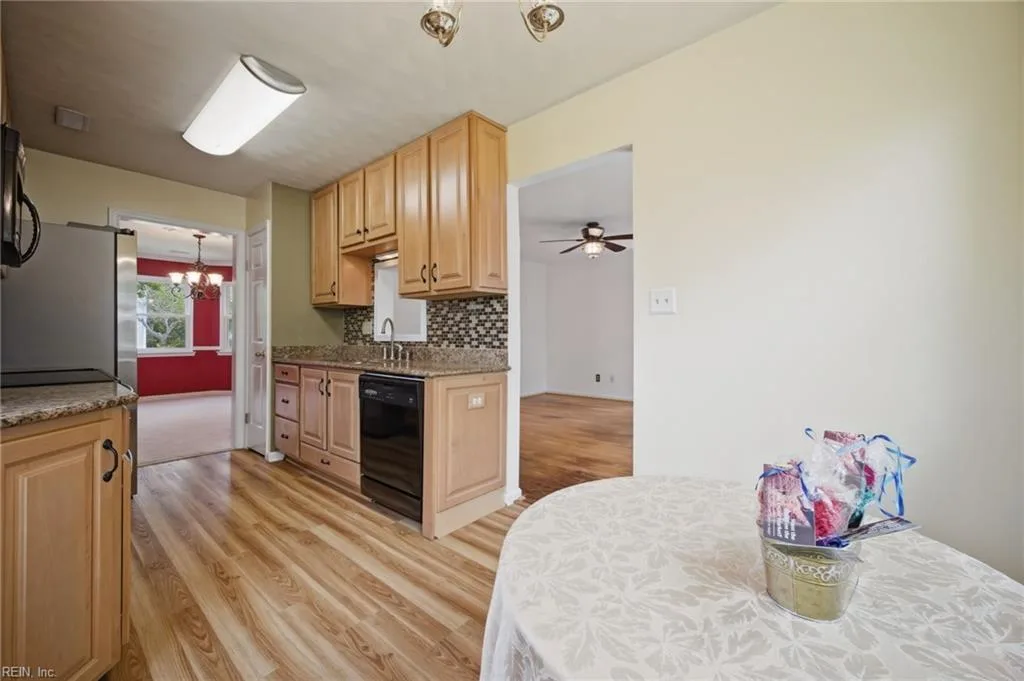 1213 Aztec CT, VIRGINIA BEACH VA 23454 - Photo 4