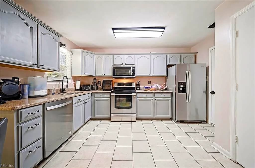 9 Centre Port CIR, PORTSMOUTH VA 23703 thumb 12