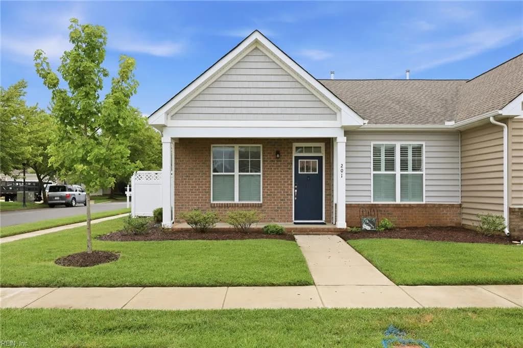 201 Cathedral ST, SMITHFIELD VA 23430 - Photo 3