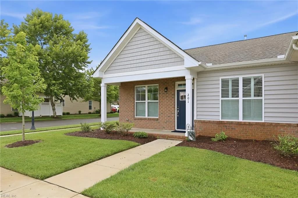 201 Cathedral ST, SMITHFIELD VA 23430 - Photo 4