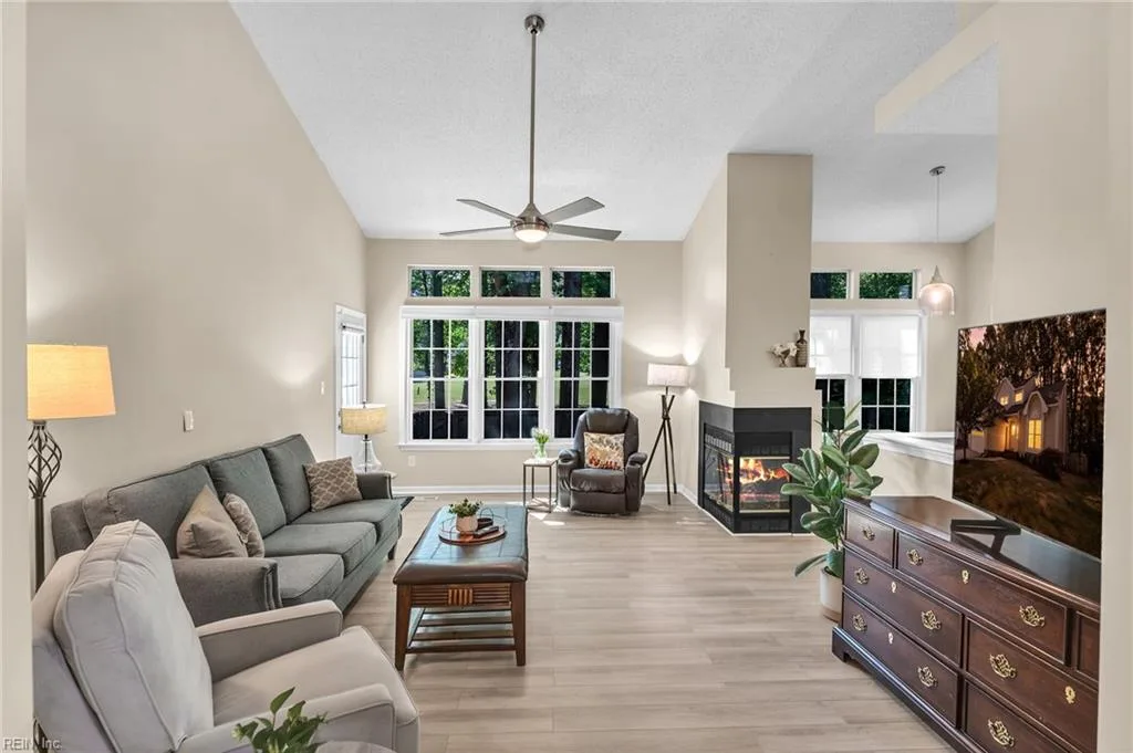 927 Thatcher WAY, CHESAPEAKE VA 23320 thumb 8