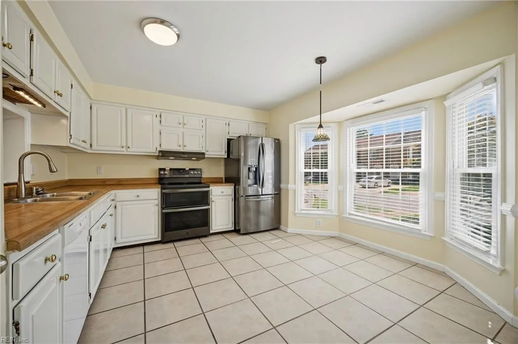 1010 Tottenham LN, VIRGINIA BEACH VA 23454 thumb 12