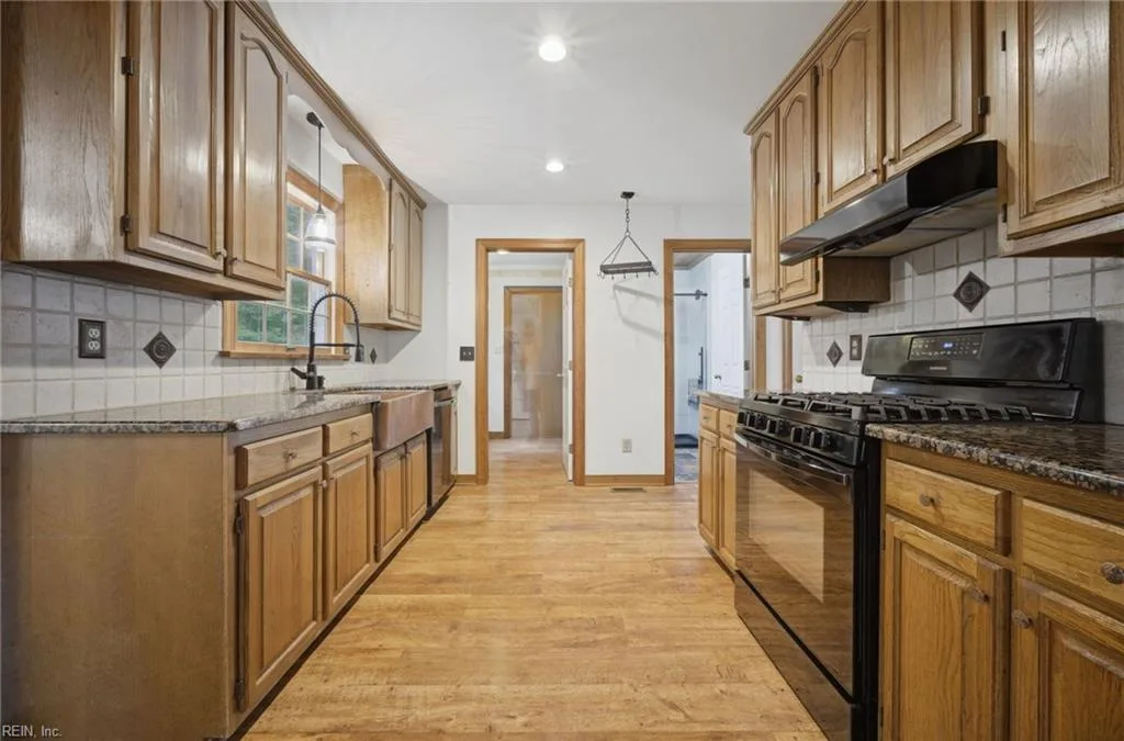 6657 Branch RD, HAYES VA 23072 thumb 8