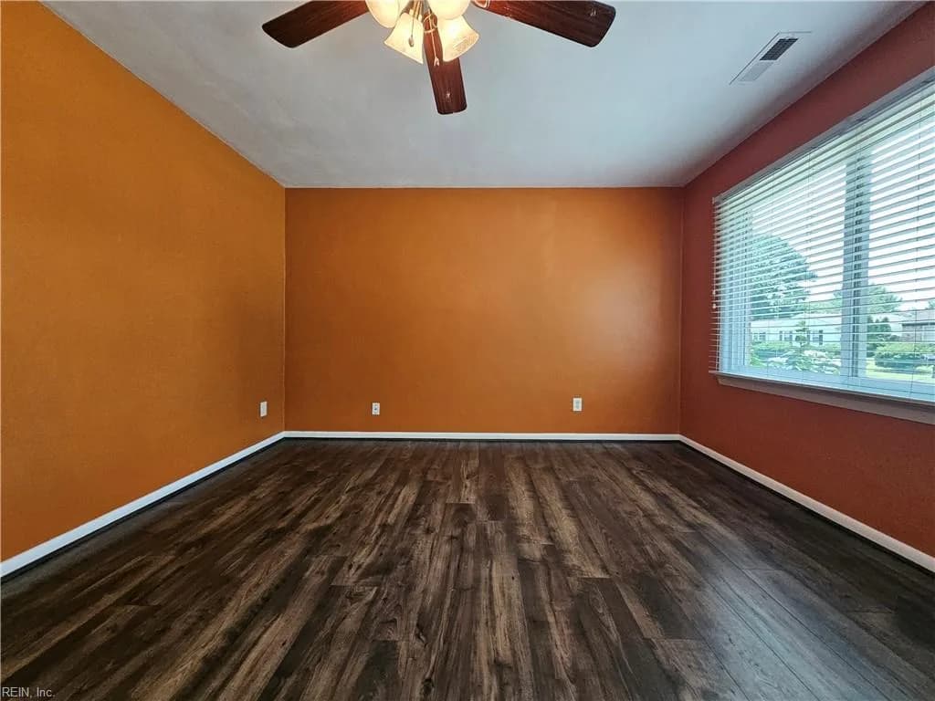 3413 Newport DR, CHESAPEAKE VA 23321 - Photo 4