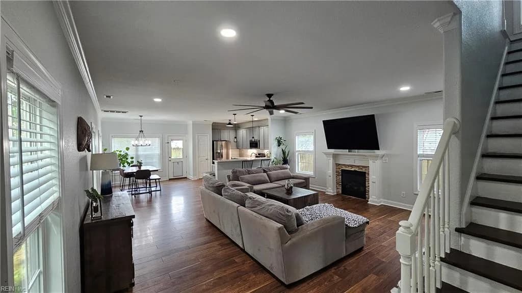 122 N Budding AVE, VIRGINIA BEACH VA 23452 - Photo 4