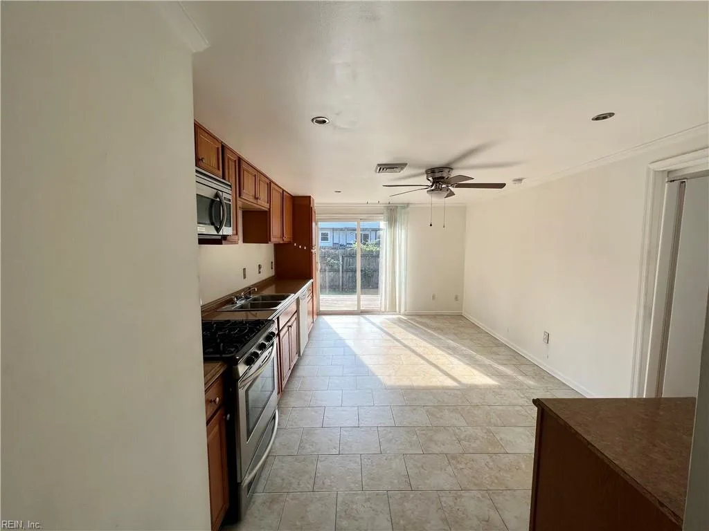 2304 Burnette DR, HAMPTON VA 23663 thumb 6