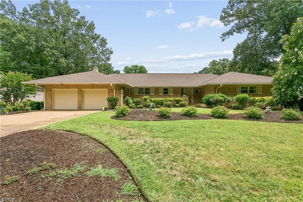 25 Garland DR, NEWPORT NEWS VA 23606 - Main photo