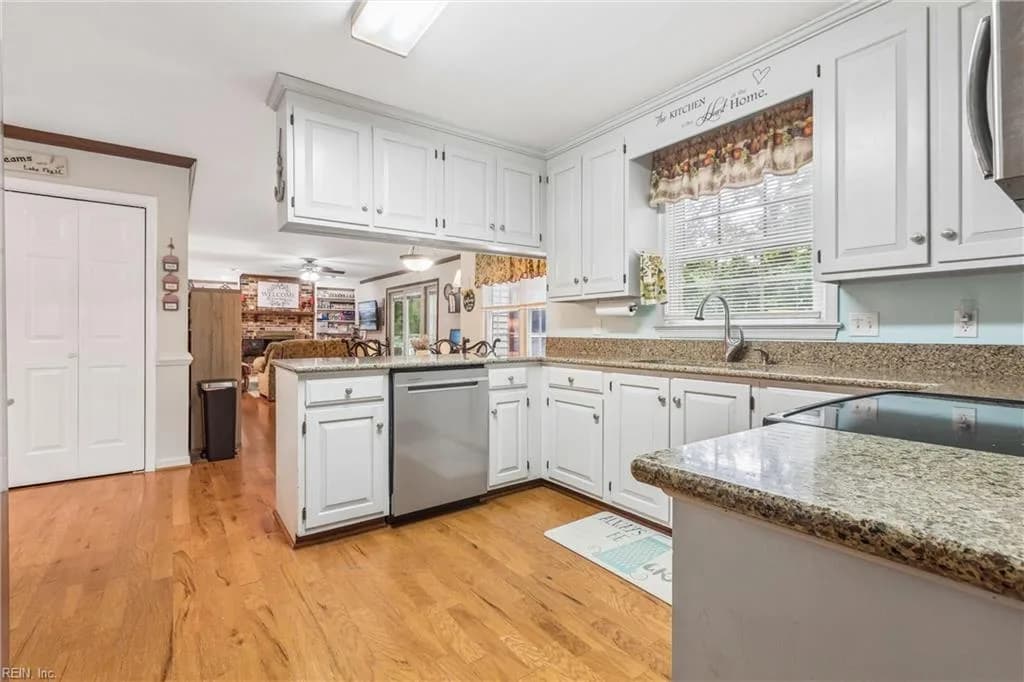 102 Edgewood CT, YORKTOWN VA 23692 thumb 11