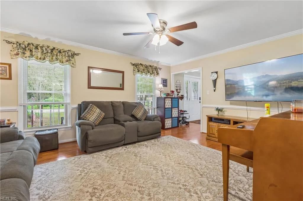 102 Edgewood CT, YORKTOWN VA 23692 thumb 9