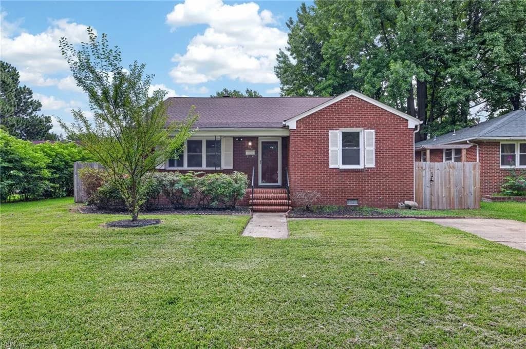609 Crystal AVE, CHESAPEAKE VA 23324 - Main photo