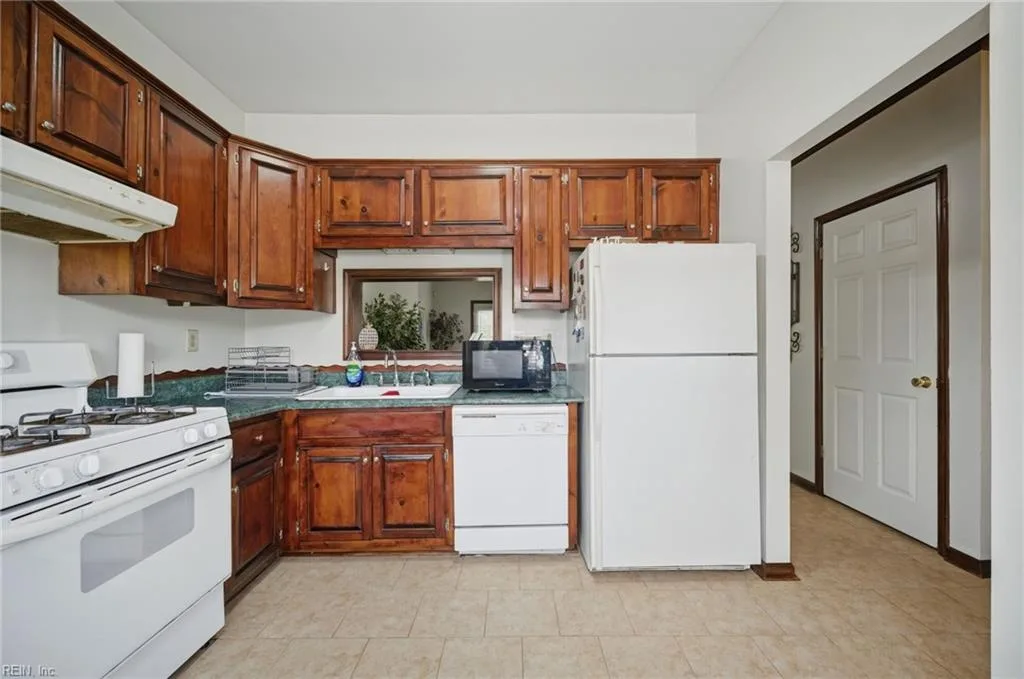 719 Creekside CRES, CHESAPEAKE VA 23320 thumb 12