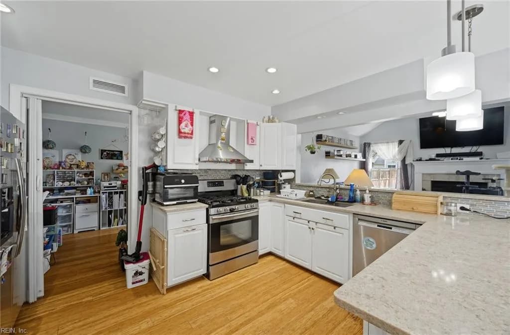 111 Dunn CIR, HAMPTON VA 23666 thumb 6