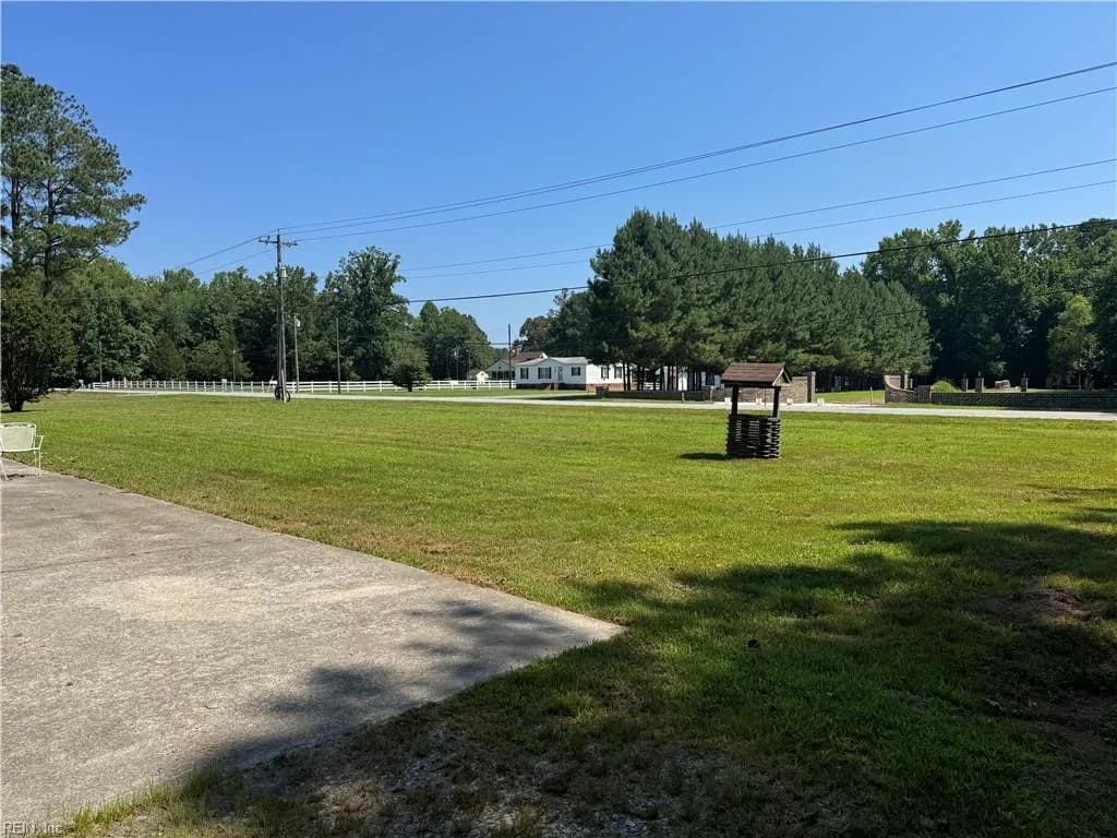 27542 Pretlow RD, FRANKLIN VA 23851 - Photo 4