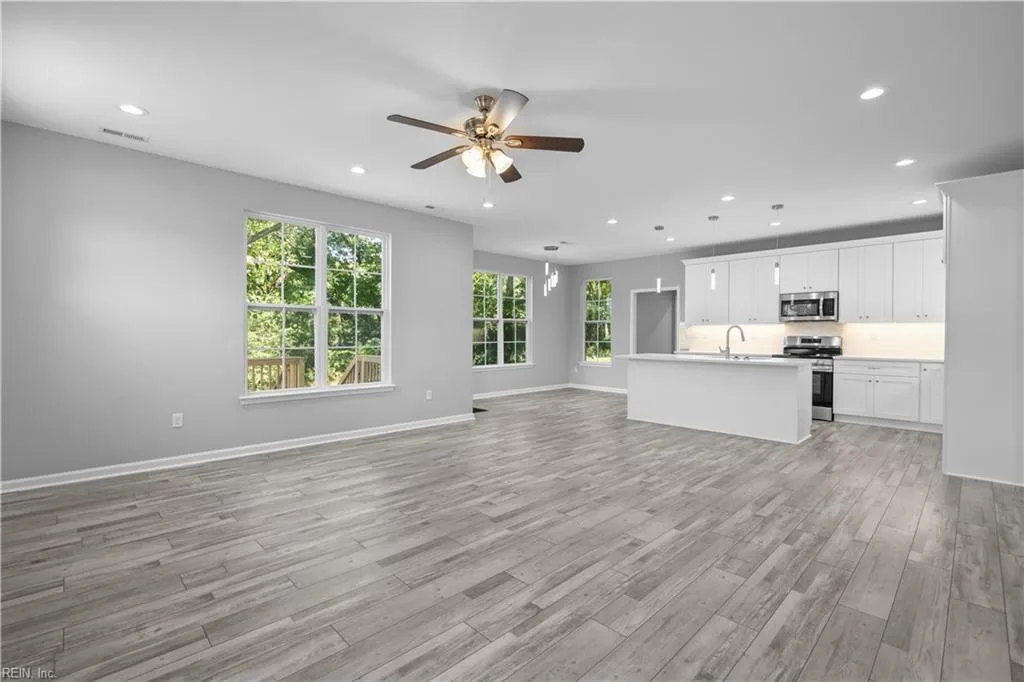 2116 Cedar RD, CHESAPEAKE VA 23323 thumb 10