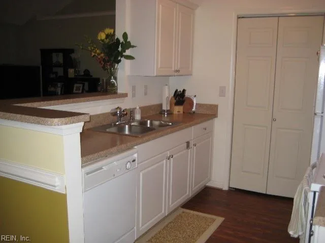 2409 Old Greenbrier RD, CHESAPEAKE VA 23325 thumb 9