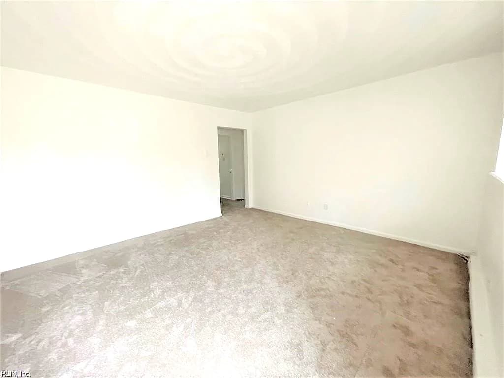2018 Pond LN, CHESAPEAKE VA 23324 - Photo 3
