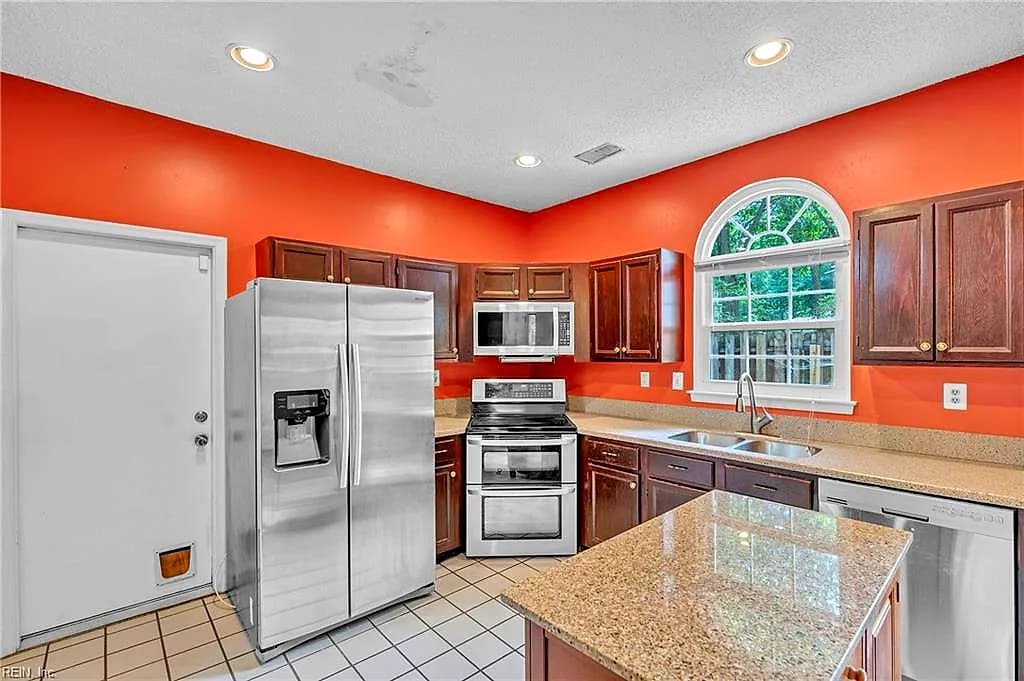 2267 Claymill DR, NEWPORT NEWS VA 23602 thumb 12
