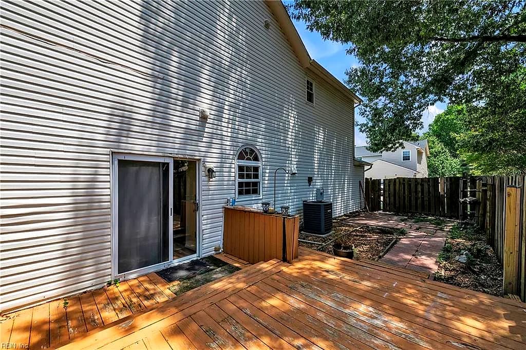 2267 Claymill DR, NEWPORT NEWS VA 23602 - Photo 5