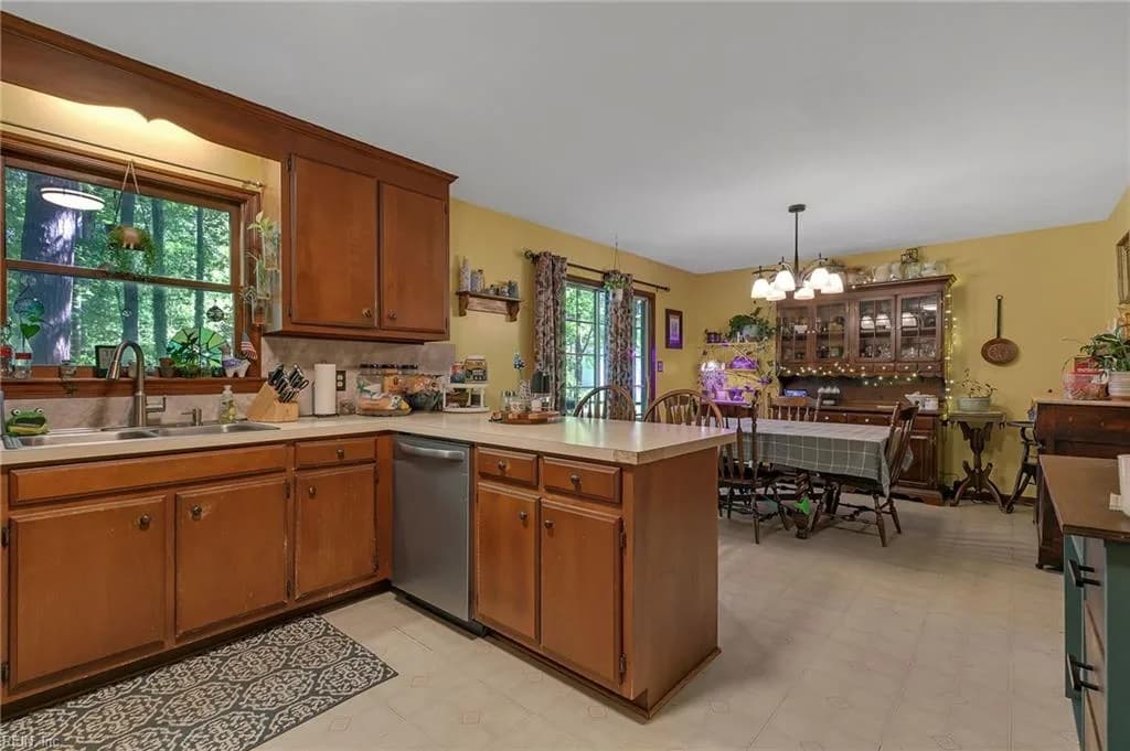 7015 Seawell AVE, GLOUCESTER VA 23061 thumb 12