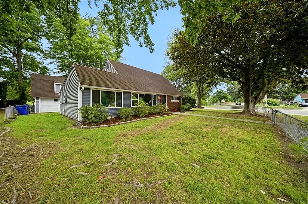 6109 Grimes CT, NORFOLK VA 23518 - Photo 3