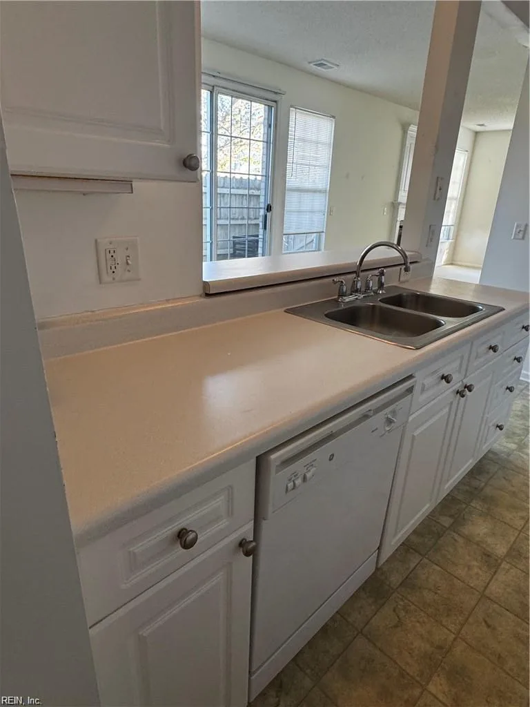 2037 Smallbrooke CT, VIRGINIABEACH VA 23454 thumb 10