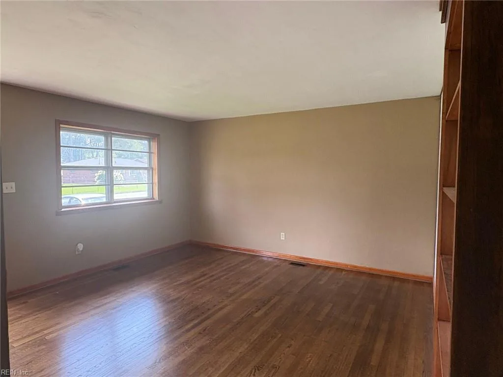 713 Willow DR, NEWPORT NEWS VA 23605 - Photo 5