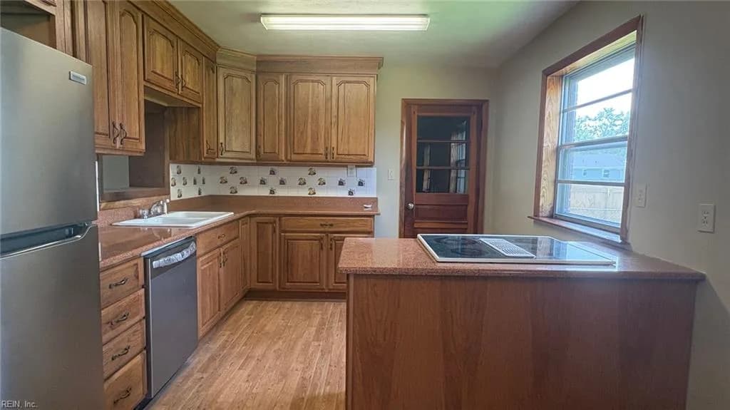 713 Willow DR, NEWPORT NEWS VA 23605 thumb 7