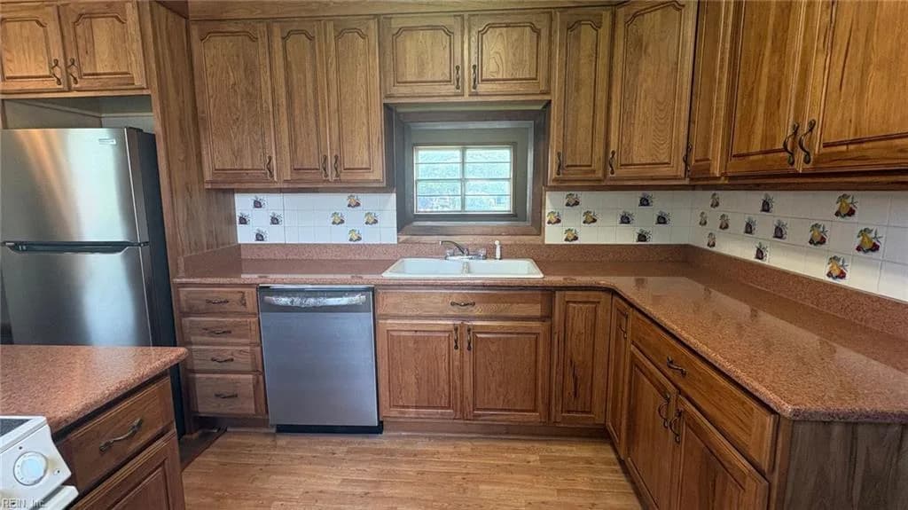 713 Willow DR, NEWPORT NEWS VA 23605 thumb 8