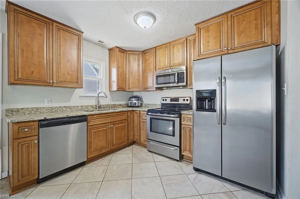 1817 Sparrow RD, CHESAPEAKE VA 23320 thumb 11