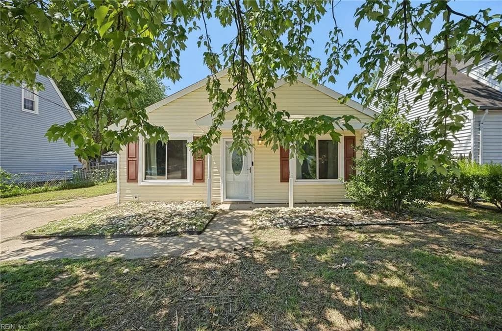 1817 Sparrow RD, CHESAPEAKE VA 23320 - Photo 3