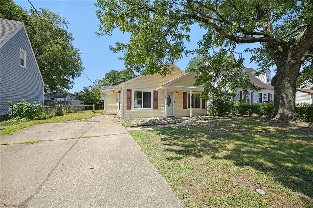 1817 Sparrow RD, CHESAPEAKE VA 23320 - Photo 4
