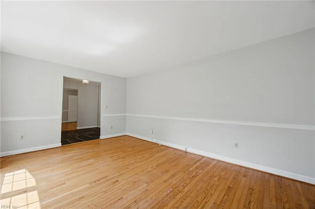 404 W Woodland DR, YORKTOWN VA 23692 thumb 11