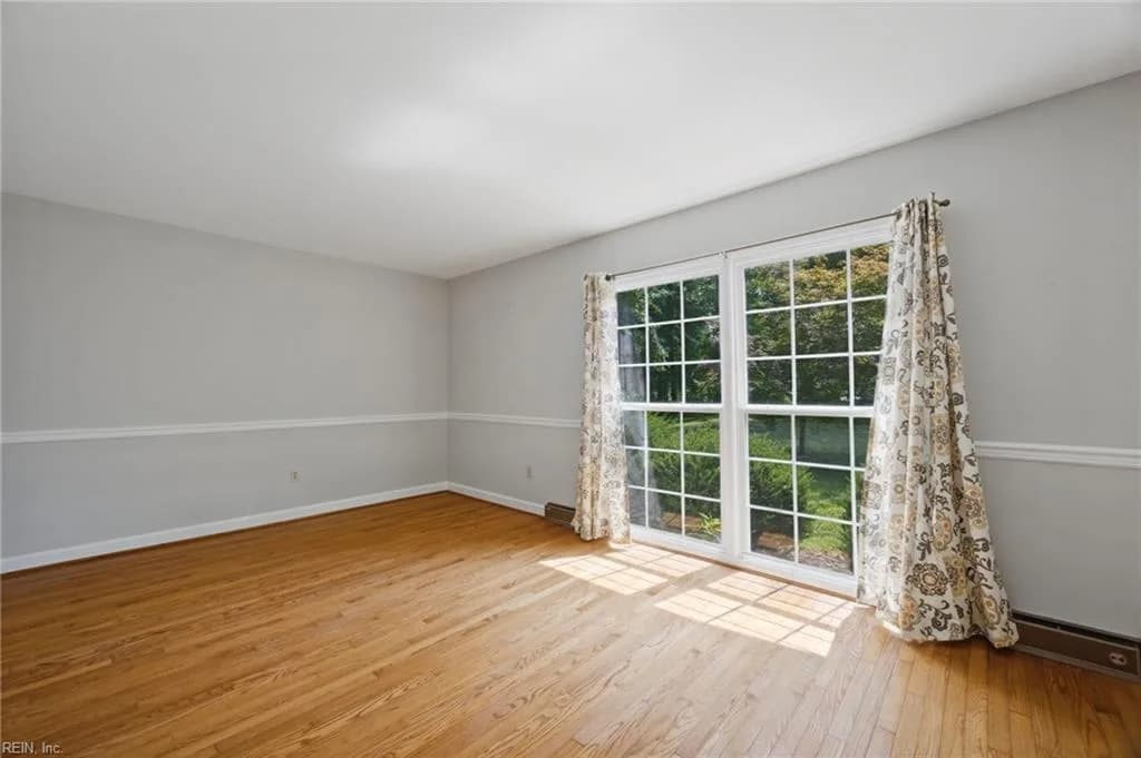 404 W Woodland DR, YORKTOWN VA 23692 thumb 12