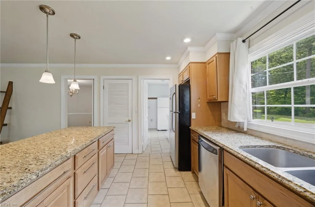 404 W Woodland DR, YORKTOWN VA 23692 thumb 8