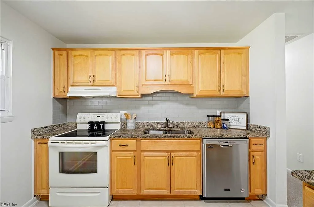 338 Helena DR, NEWPORTNEWS VA 23608 thumb 8