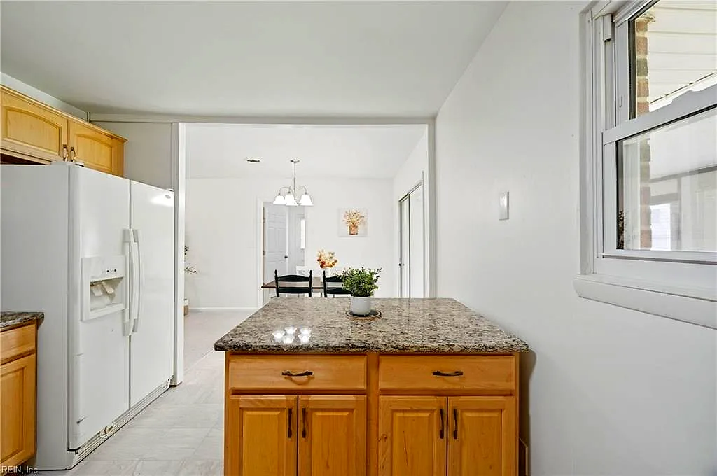 338 Helena DR, NEWPORTNEWS VA 23608 thumb 9