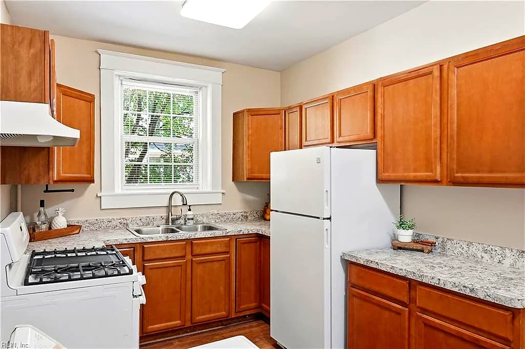 940 Gates AVE #2A, NORFOLK VA 23517 thumb 12