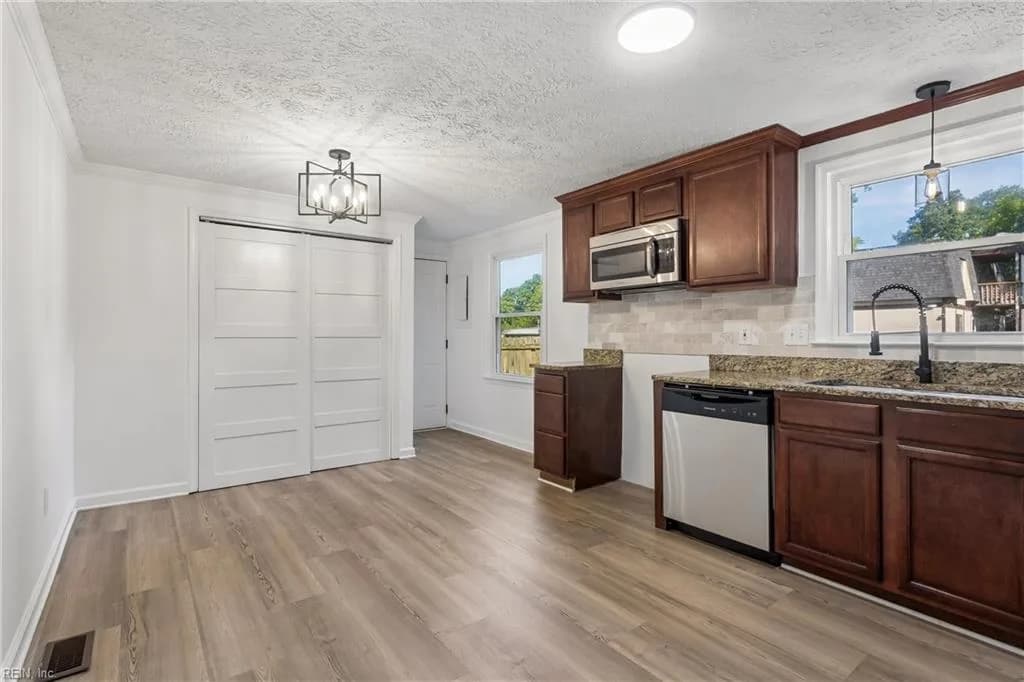 2403 Shell RD, HAMPTON VA 23661 thumb 11