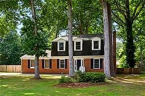 305 W Woodland DR, YORKTOWN VA 23692 - Photo 3