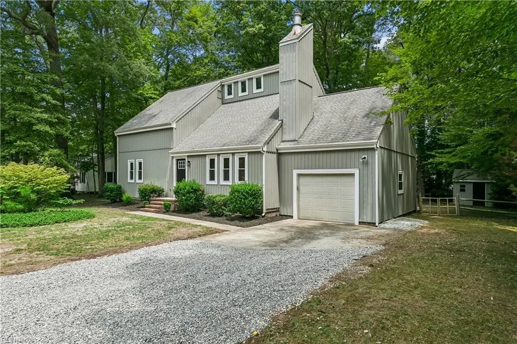 107 Brandywine DR, YORKTOWN VA 23692 - Photo 4